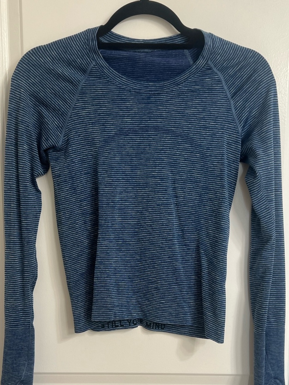 Lululemon Long Sleeve Swiftly Waist Length Blue Striped Size 6